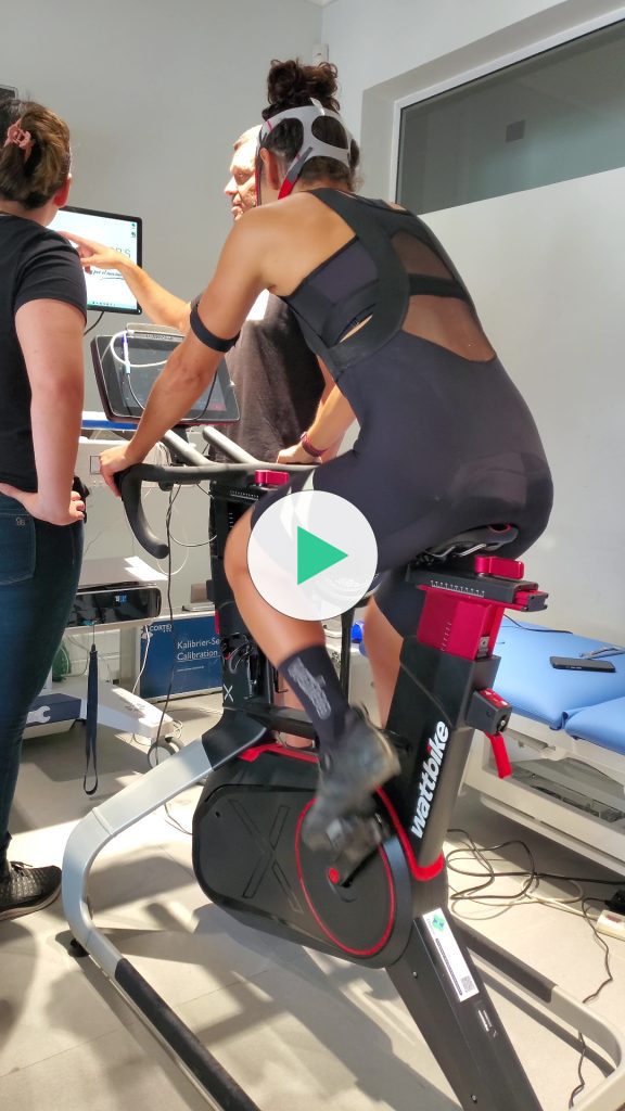 Precisión, potencia y técnica en ciclismo indoor Léa video